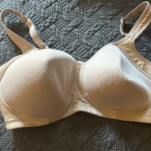 Vanity Fair Cream T-Shirt Bra with Light Padding and Adjustable Straps-38D
